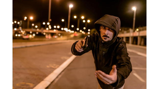 Pinjam Along Segera? Hati-Hati! Ini Perbezaan Dengan Pinjaman Berlesen (2025)